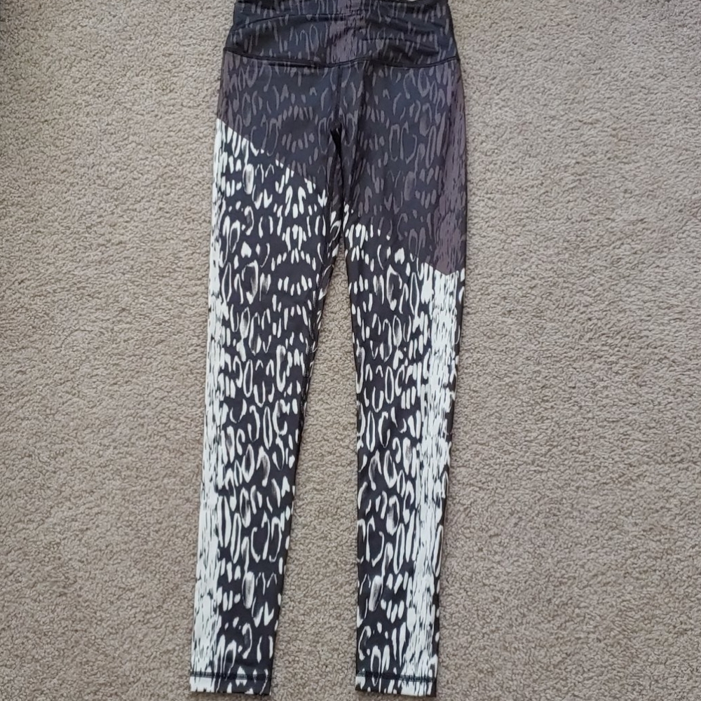 Limited edition leopard knockout tights